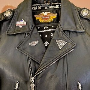 Vintage Harley Davidson Hacienda Conchos leather jacket w/ Collector pins
